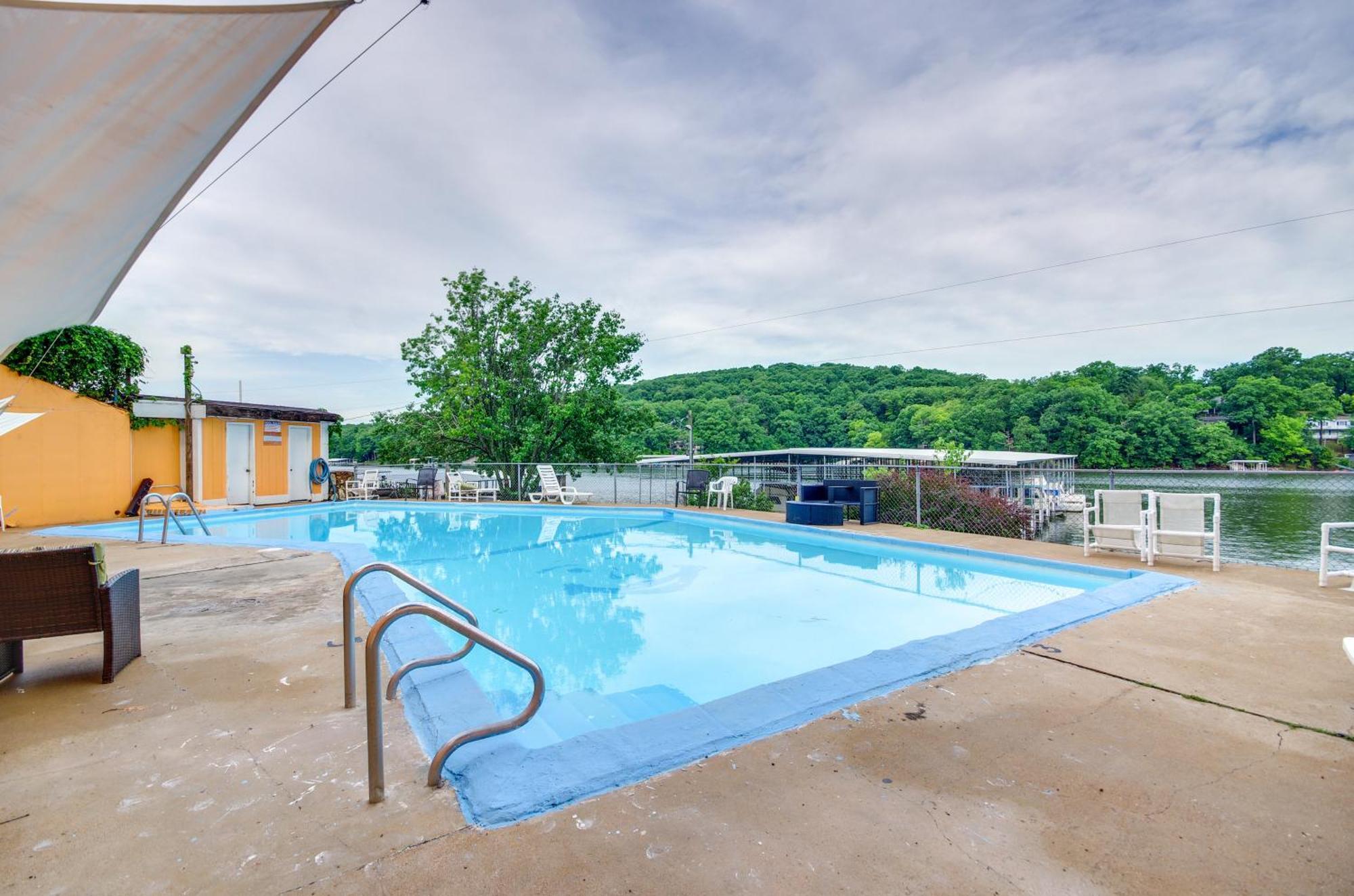 Cozy Lake Ozark Condo Rental With Grill, Pool Access Екстериор снимка