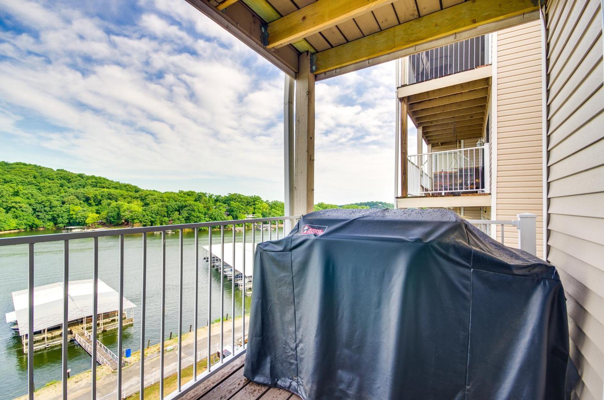 Cozy Lake Ozark Condo Rental With Grill, Pool Access Екстериор снимка