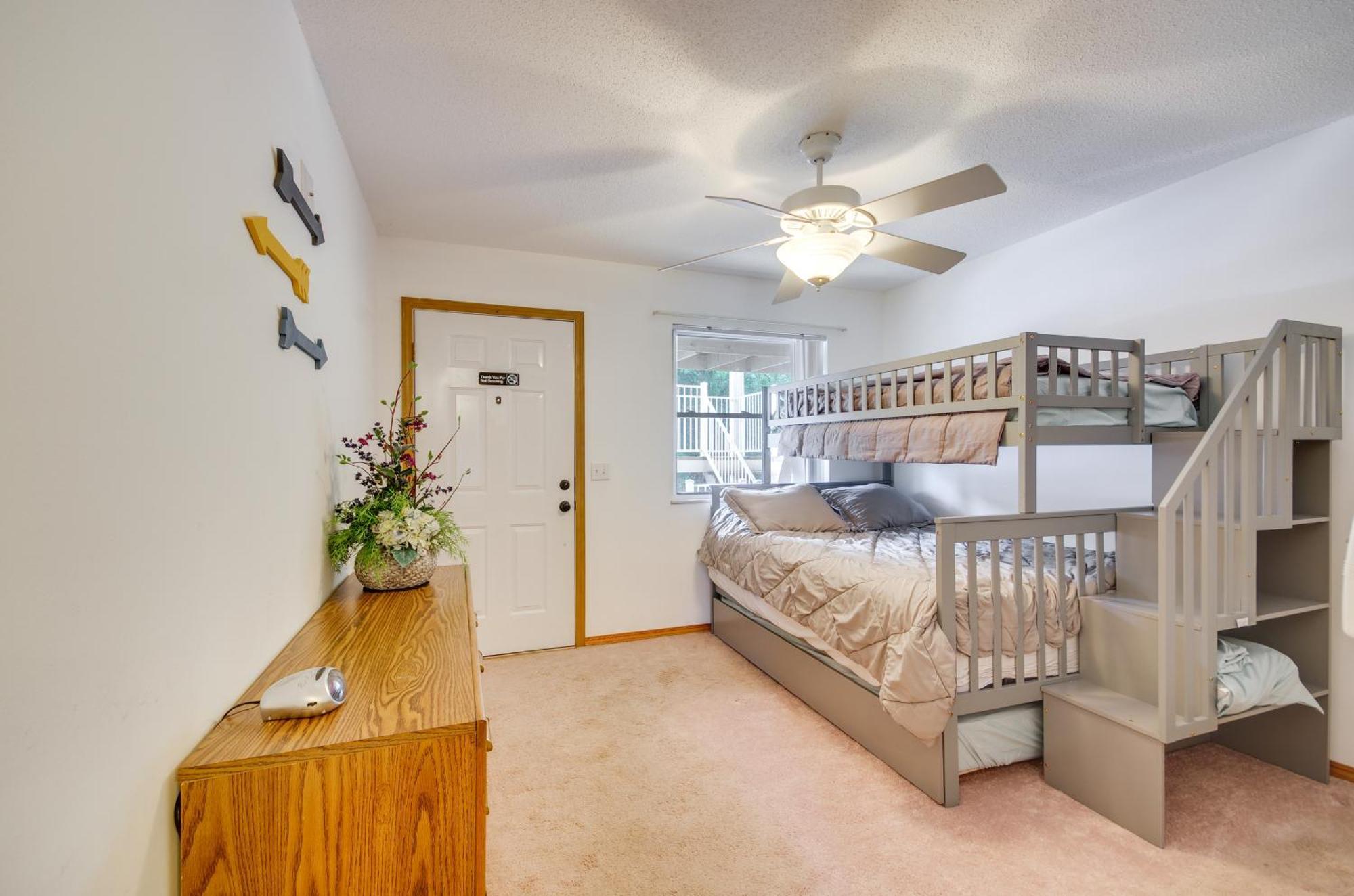 Cozy Lake Ozark Condo Rental With Grill, Pool Access Екстериор снимка
