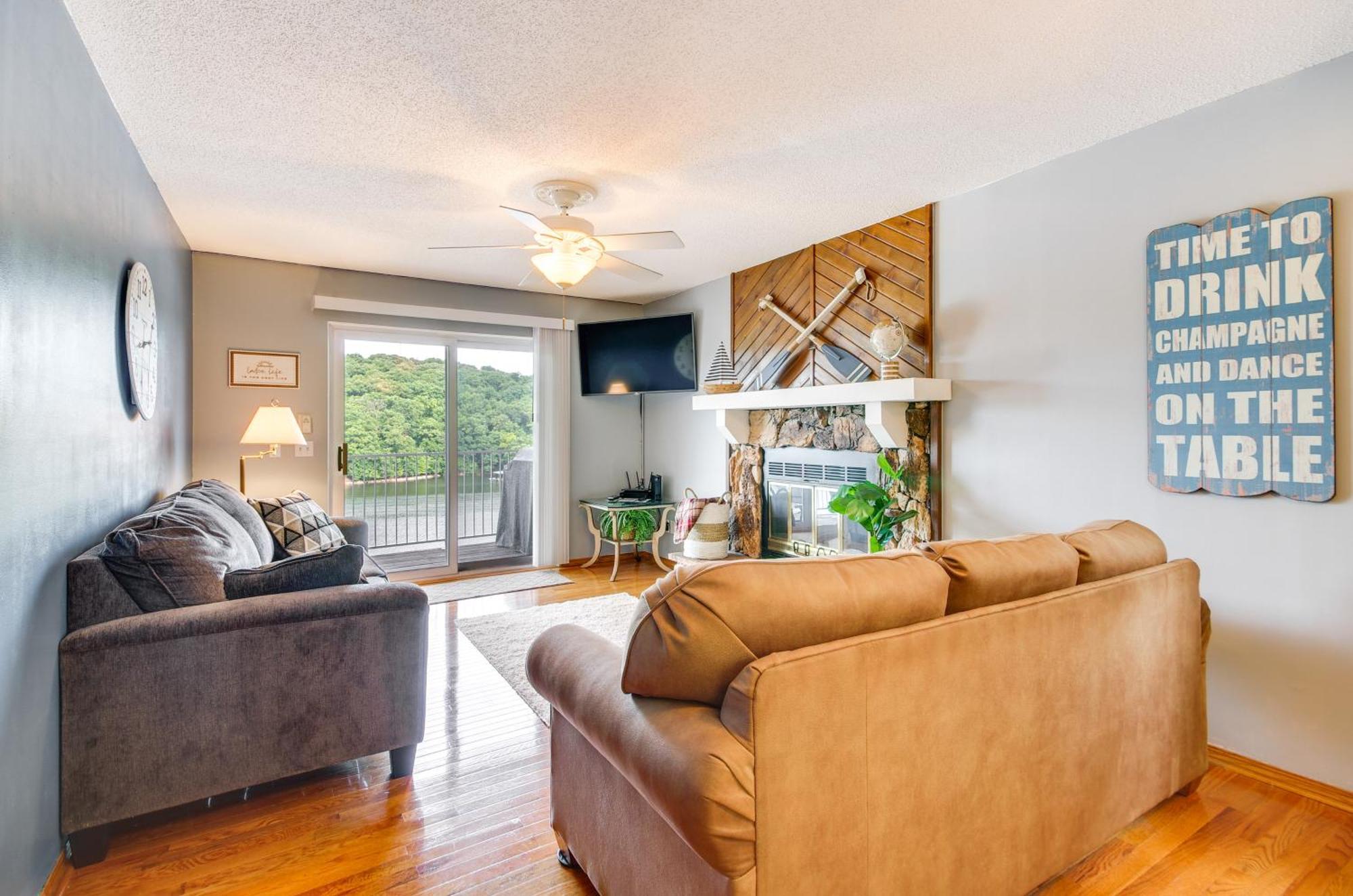 Cozy Lake Ozark Condo Rental With Grill, Pool Access Екстериор снимка
